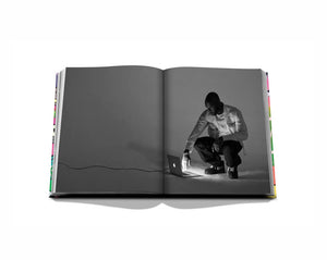 lv black and white book